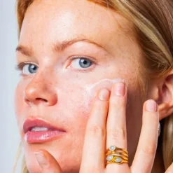 Hello Sunday The Illuminating One Glow Primer Spf50