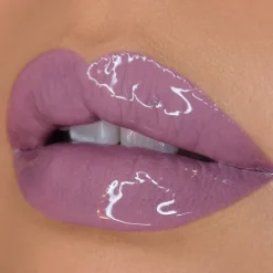 Nyx Pro Makeup Shine Loud High Pigment Overnight Hero