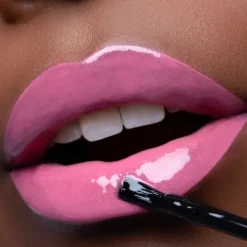 Nyx Pro Makeup Shine Loud High Pigment Trophy Life